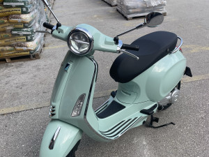 Vespa Primavera 50 Verde Amabile boja 2025. god NOVO