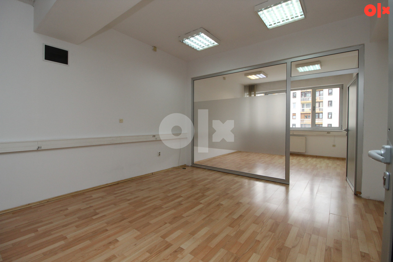 100938 Poslovni prostor 330m2, Socijalno 4