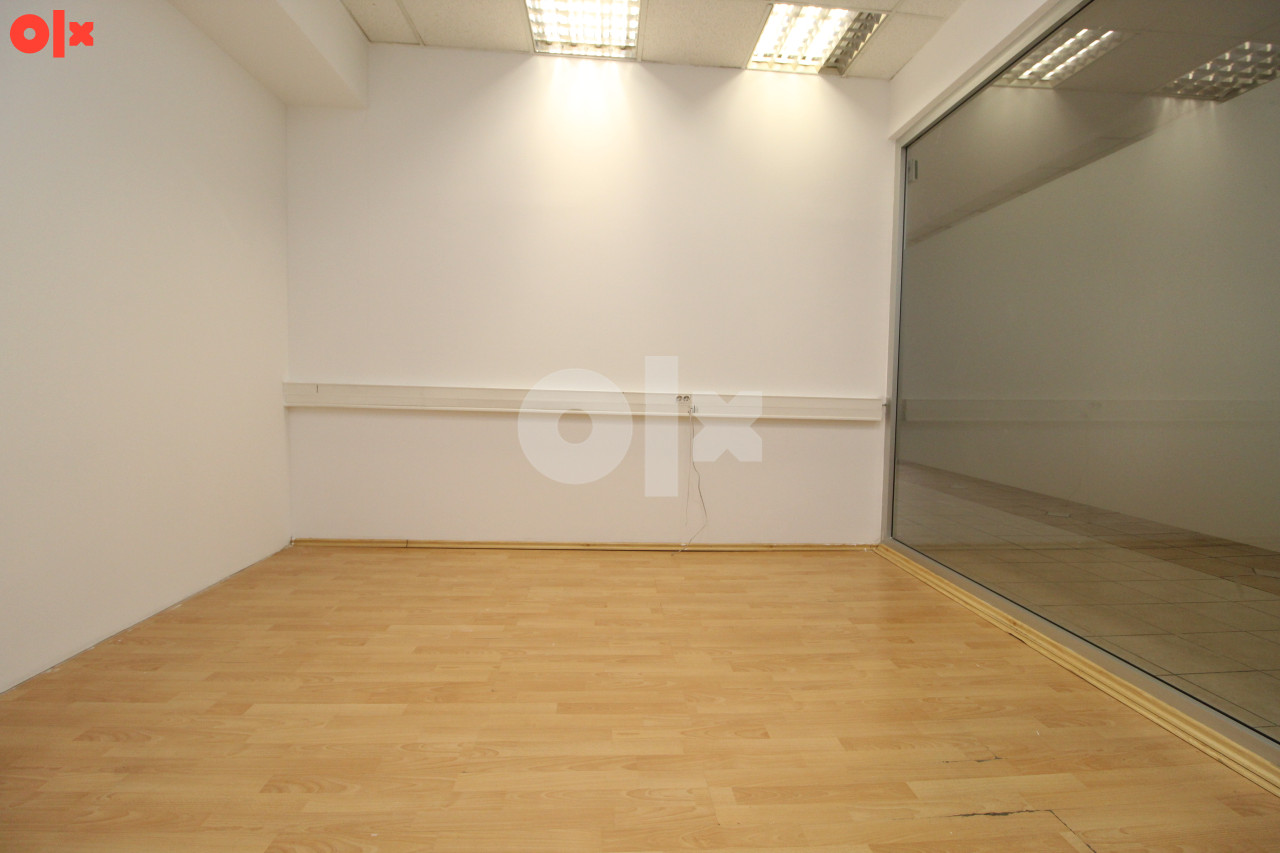 100938 Poslovni prostor 330m2, Socijalno 7