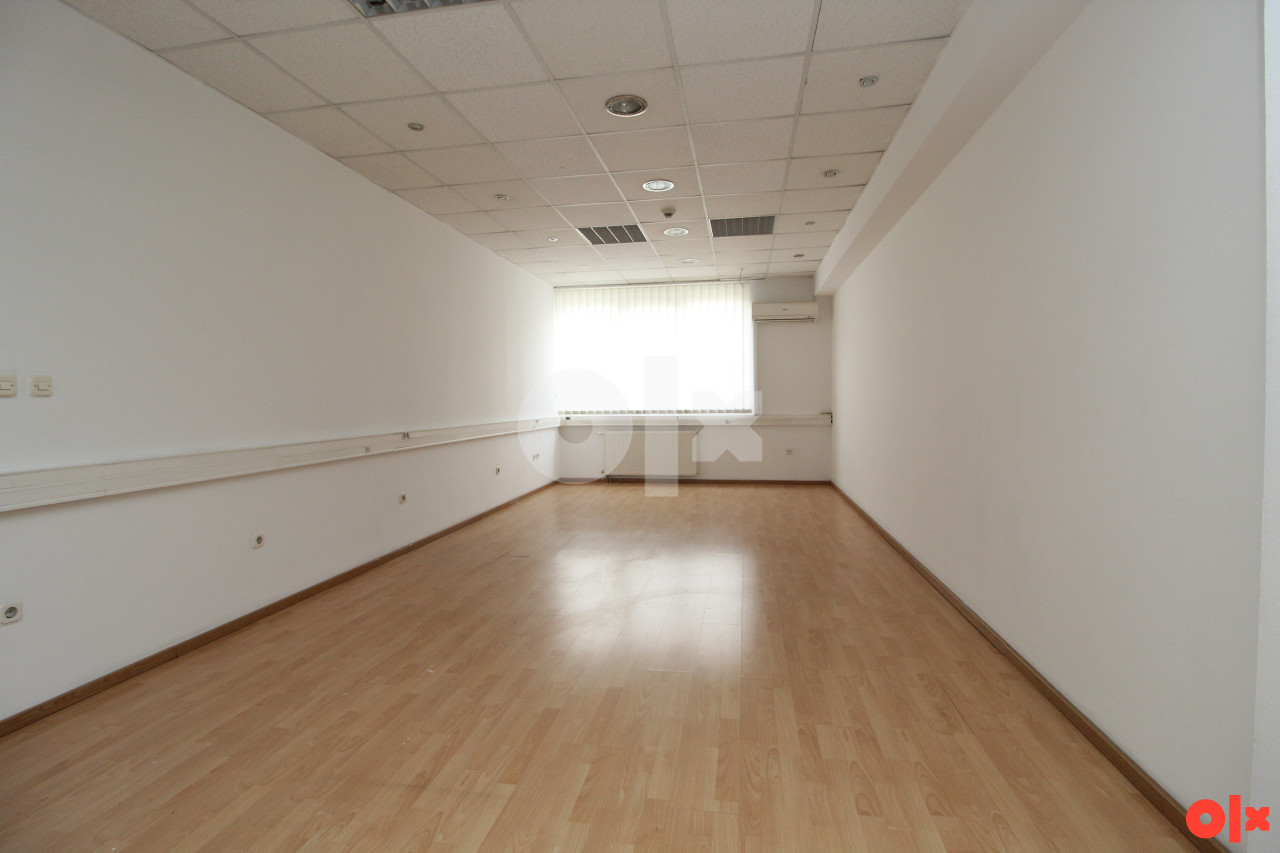 100938 Poslovni prostor 330m2, Socijalno 11