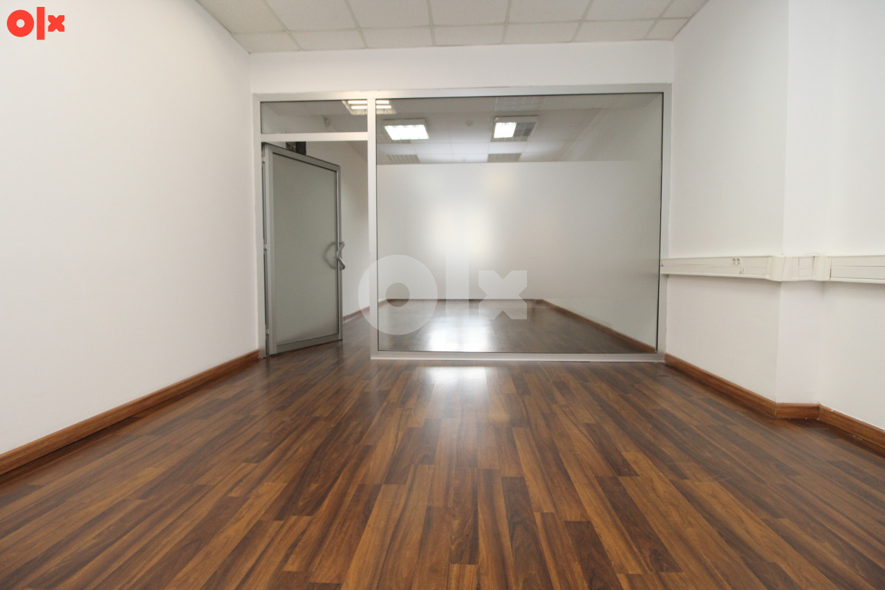 100938 Poslovni prostor 330m2, Socijalno 12
