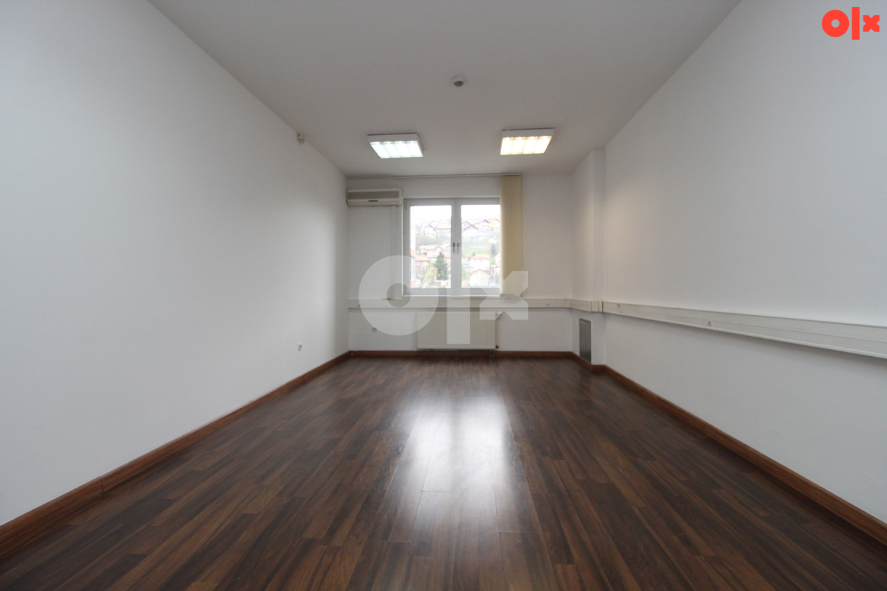 100938 Poslovni prostor 330m2, Socijalno 14
