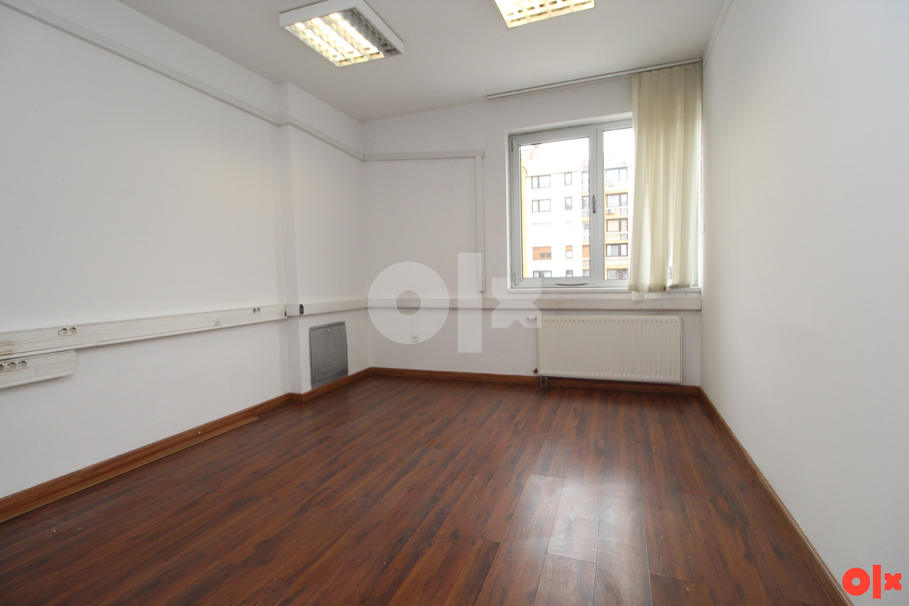 100938 Poslovni prostor 330m2, Socijalno 15