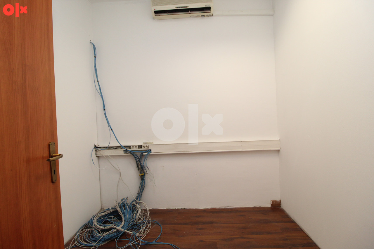 100938 Poslovni prostor 330m2, Socijalno 18