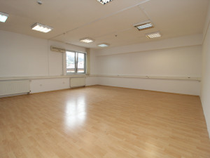 100938 Poslovni prostor 330m2, Socijalno photo 2