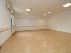100938 Poslovni prostor 330m2, Socijalno photo 3