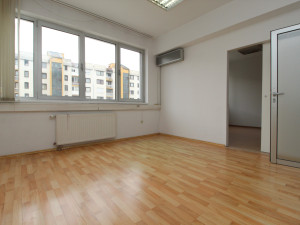 100938 Poslovni prostor 330m2, Socijalno photo 5