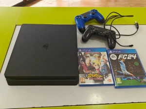 PlayStation 4 Slim 500GB PS4 + Dva Yojstika
