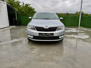 Škoda Rapid 1.6 TDI,NAVI,XENON,PDC,SERVISNA