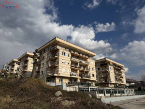 SIGENX prodaje: Betanija/Trosoban stan/ Namješten/Novo/Centar