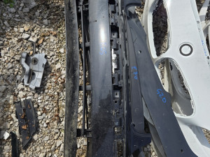 Bmw 7 e65 prednji branik