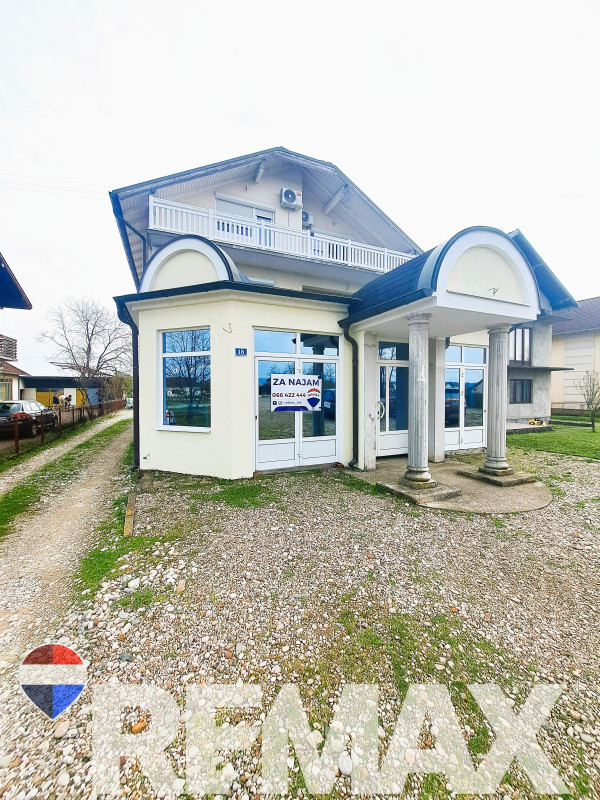 Poslovni prostor 170m2 sa parcelom 500m2,Laktaši 2