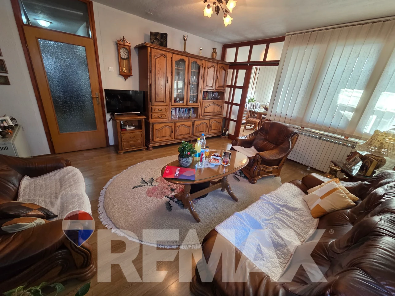 Odličan trosoban stan u Romanijskoj ulici, 73m2, ostava 4m2 3