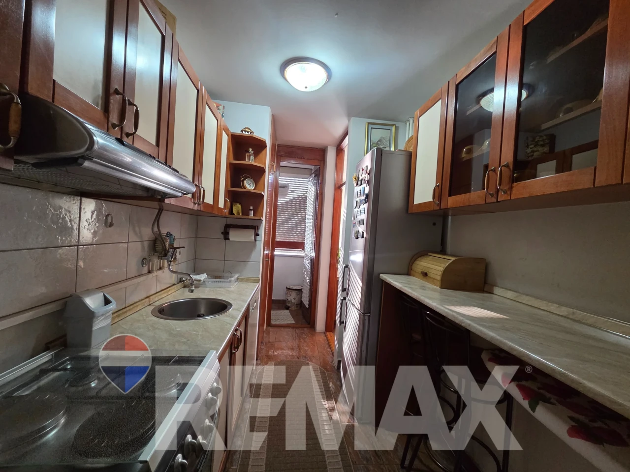 Odličan trosoban stan u Romanijskoj ulici, 73m2, ostava 4m2 7