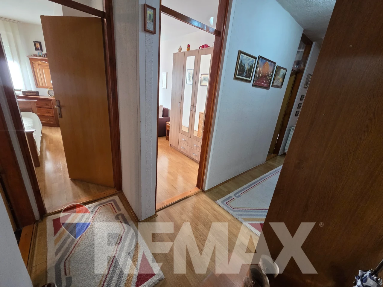 Odličan trosoban stan u Romanijskoj ulici, 73m2, ostava 4m2 14