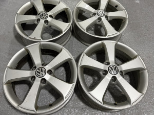 Alu Felge Feluge VW Passat 7 CC Golf 17 coll Extra stanje!!