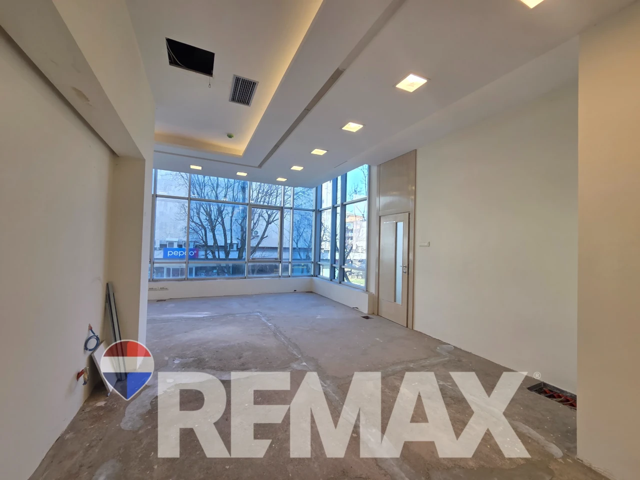 Višenamjenski prostor Gradiška,290m2,strogi centar,top vidljivost 16