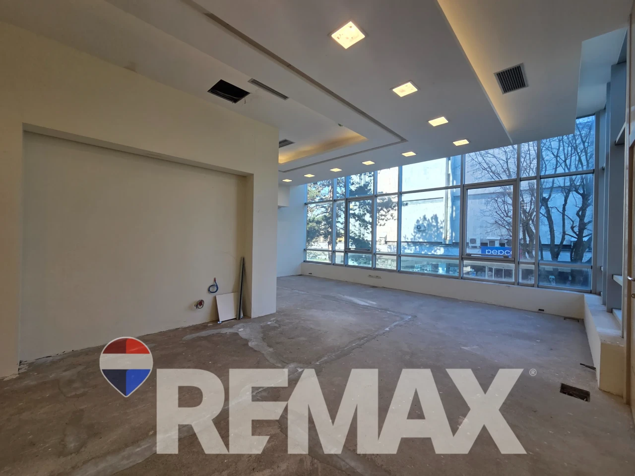 Višenamjenski prostor Gradiška,290m2,strogi centar,top vidljivost 18