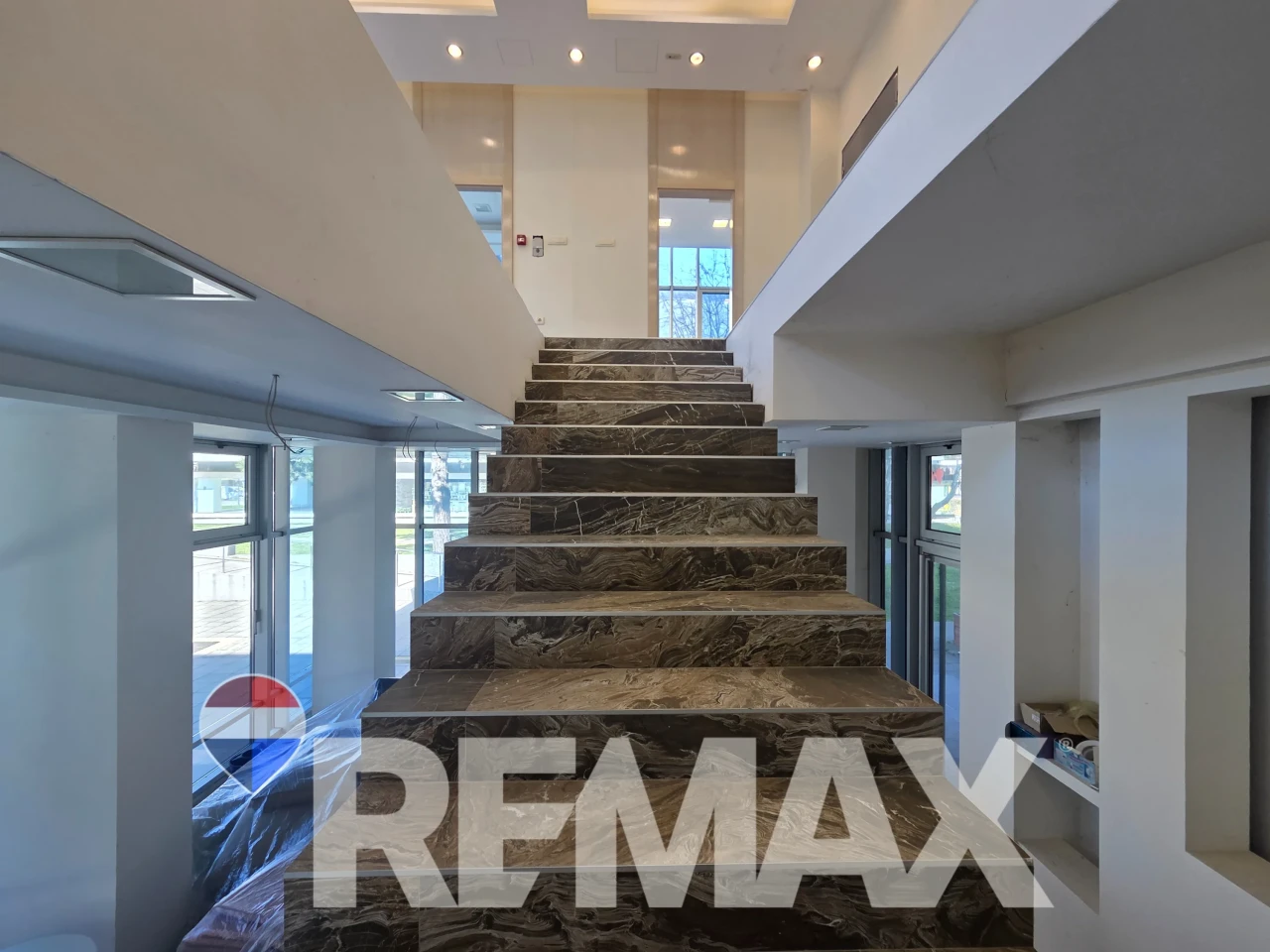 Višenamjenski prostor Gradiška,290m2,strogi centar,top vidljivost 20