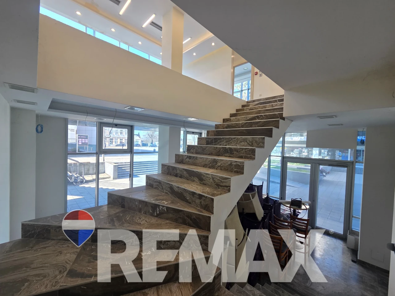 Višenamjenski prostor Gradiška,290m2,strogi centar,top vidljivost 21