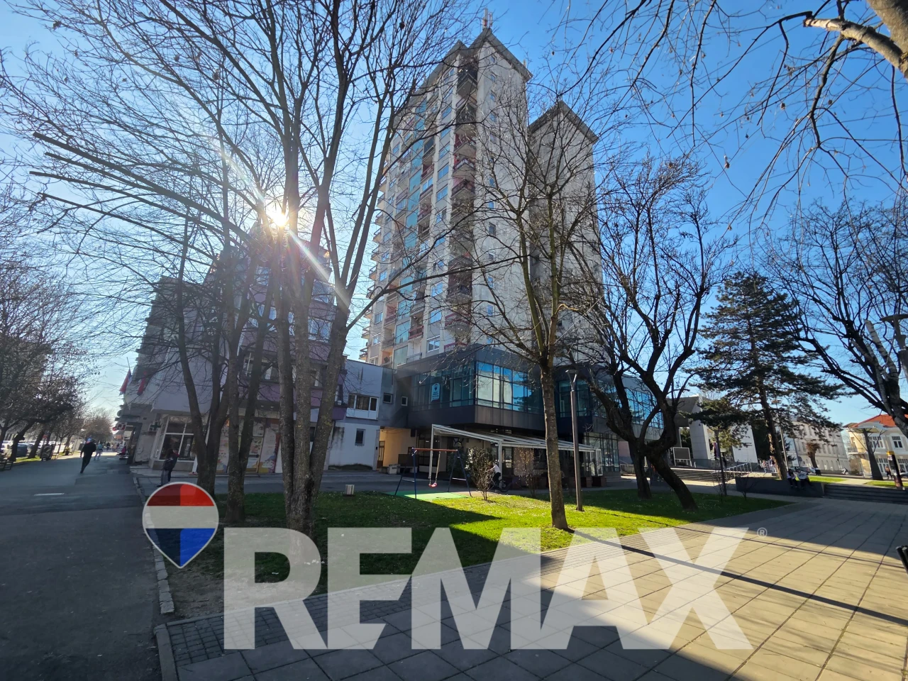 Višenamjenski prostor Gradiška,290m2,strogi centar,top vidljivost 25