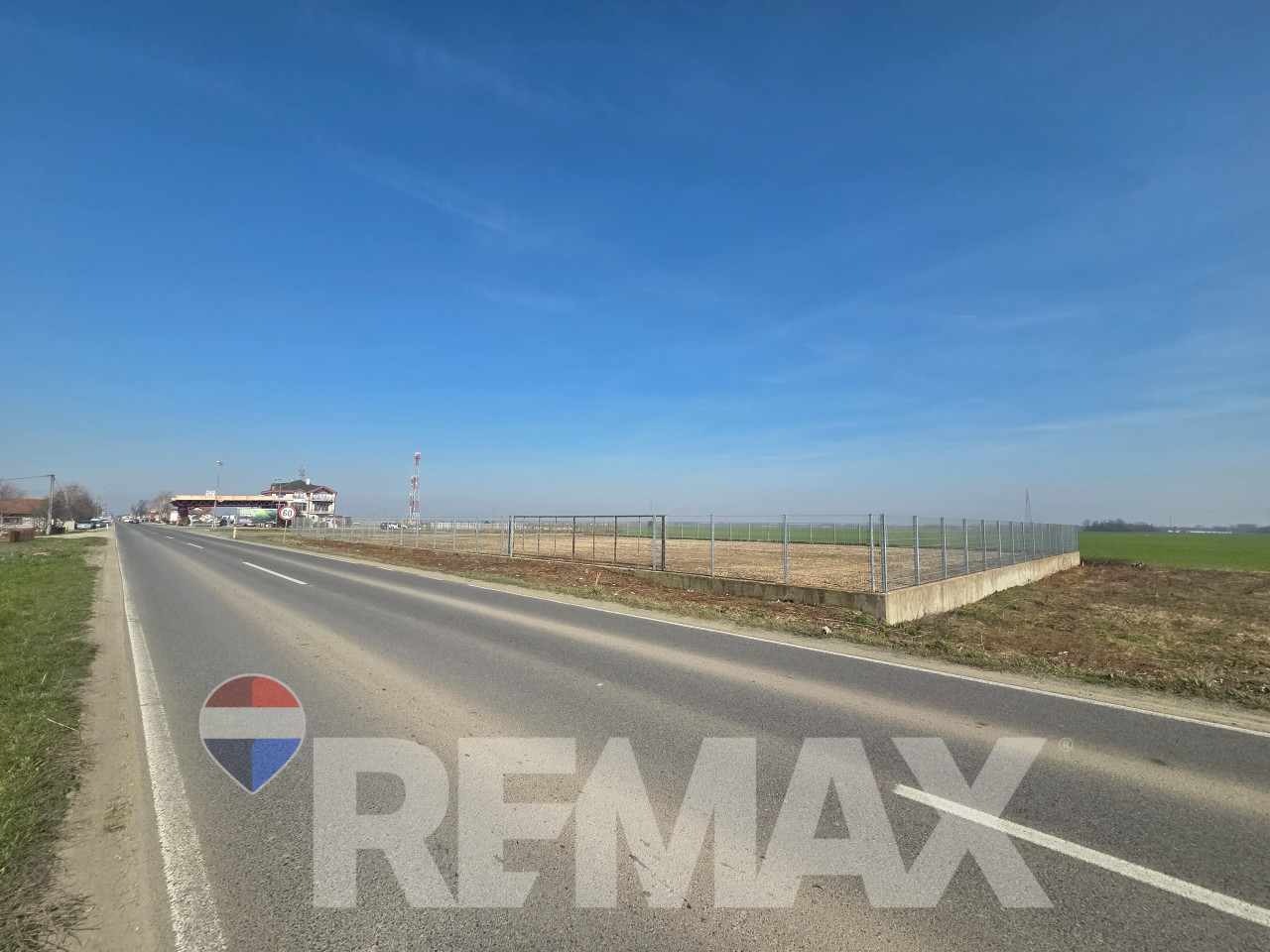 Plac za najam uz magistralni put,2360m2,N.Topola/Dušanovo