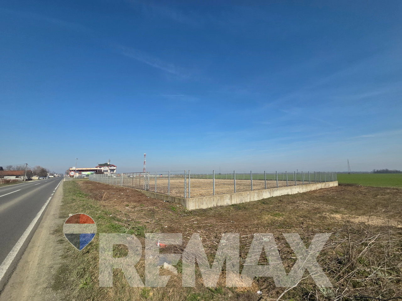 Plac za najam uz magistralni put,2360m2,N.Topola/Dušanovo 2
