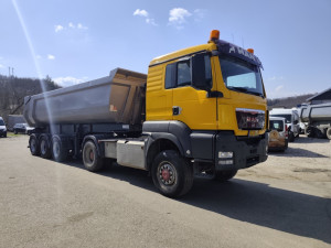 Polu prikolica prikolica  kiper schwarzmuller  2005 god.