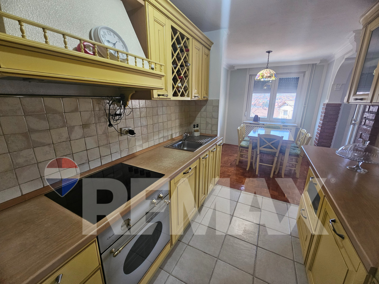Odličan 4-soban stan 92m2/naselje Sunca 11