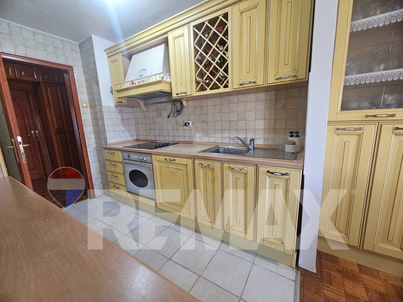 Odličan 4-soban stan 92m2/naselje Sunca 9