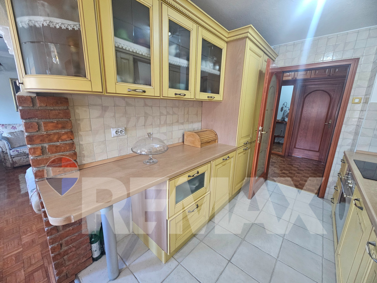 Odličan 4-soban stan 92m2/naselje Sunca 10