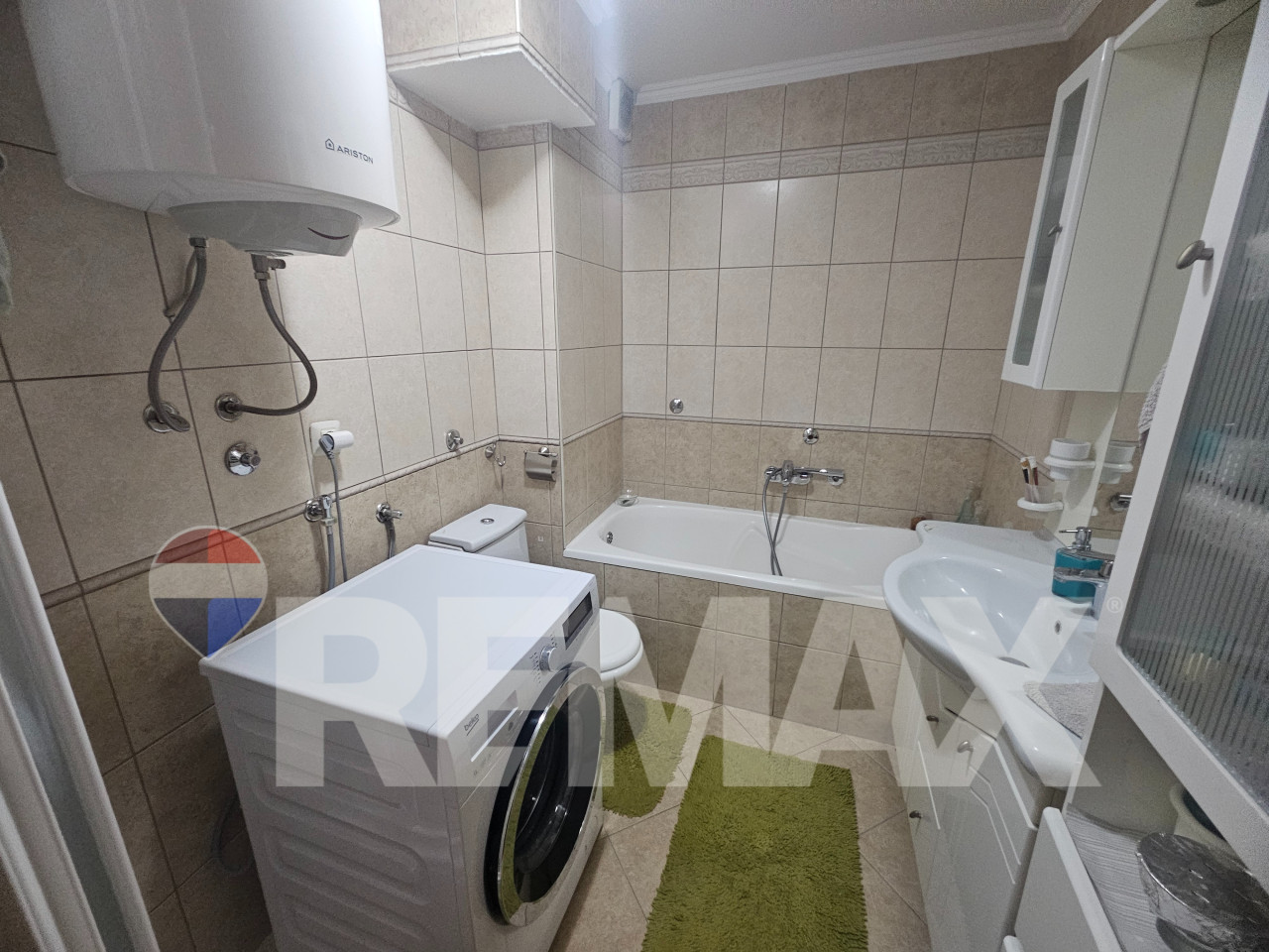 Odličan 4-soban stan 92m2/naselje Sunca 20