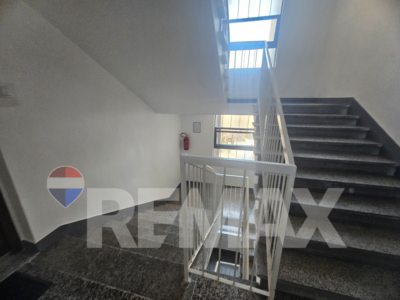 Odličan 4-soban stan 92m2/naselje Sunca 22