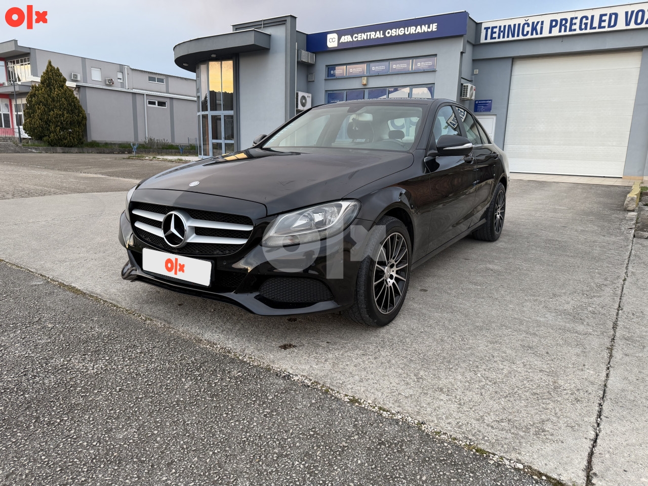 Mercedes-Benz C 180 BLUTEC 2014 G. TOP STANJE