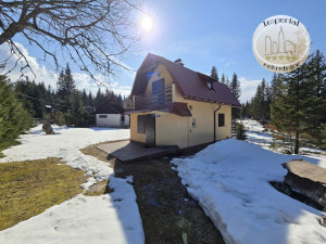 Vikendica, kuća, Dvorišta, Jahorina, 120m2, 1440 okućnica, garaža