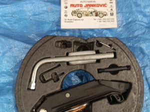 AUDI A3 DIZALICA I KLJUČ