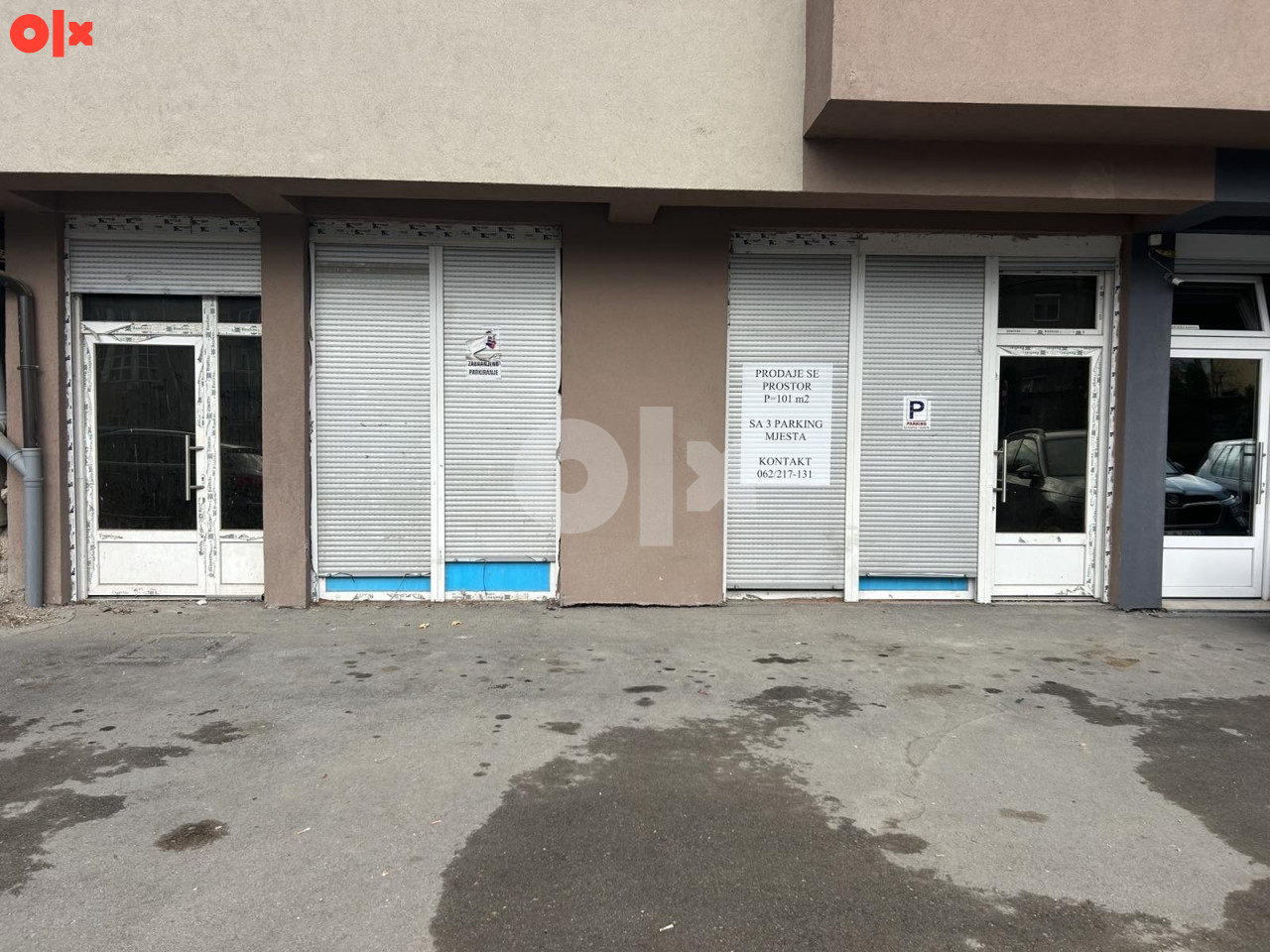 Iznajmljujem / 3 parking mjesta / Kakanj Centar