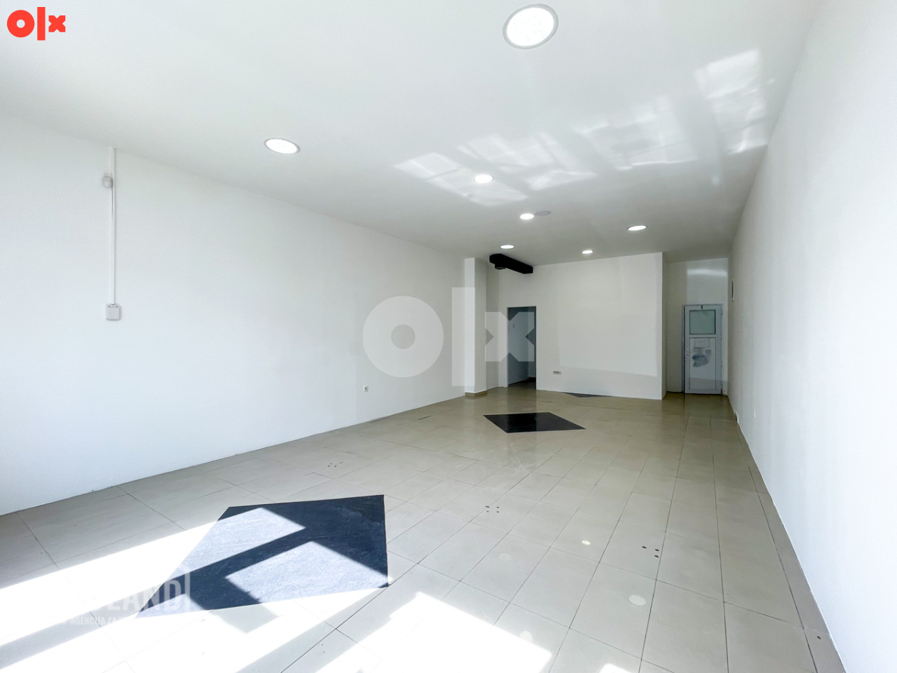 BAULAND/ Višenamjenski poslovni prostor 140m2 Binježevo 2