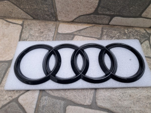 Znak Audi prednji crni 28.5cm