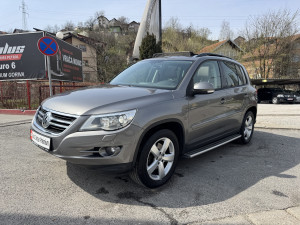 VW TIGUAN 2.0 TDI*4MOTION*OFF-road*NAVI*PANO*XENON*KAMERA*ALU*
