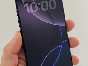 IPHONE 16 PRO 256GB ZDRAVLJE BAT 90% STANJE 10/10 SVE RADI