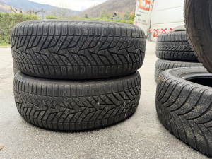 Prodajem 2 gume 225/60/17 Yokohama 6mm