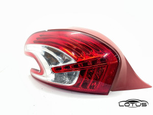 Lijeva štoplampa Peugeot 208 2012-2015