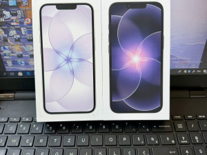 IPHONE 17E 17 E 256GB NOV VAKUM BLACK/WHITE 1GOD GARANCIJA