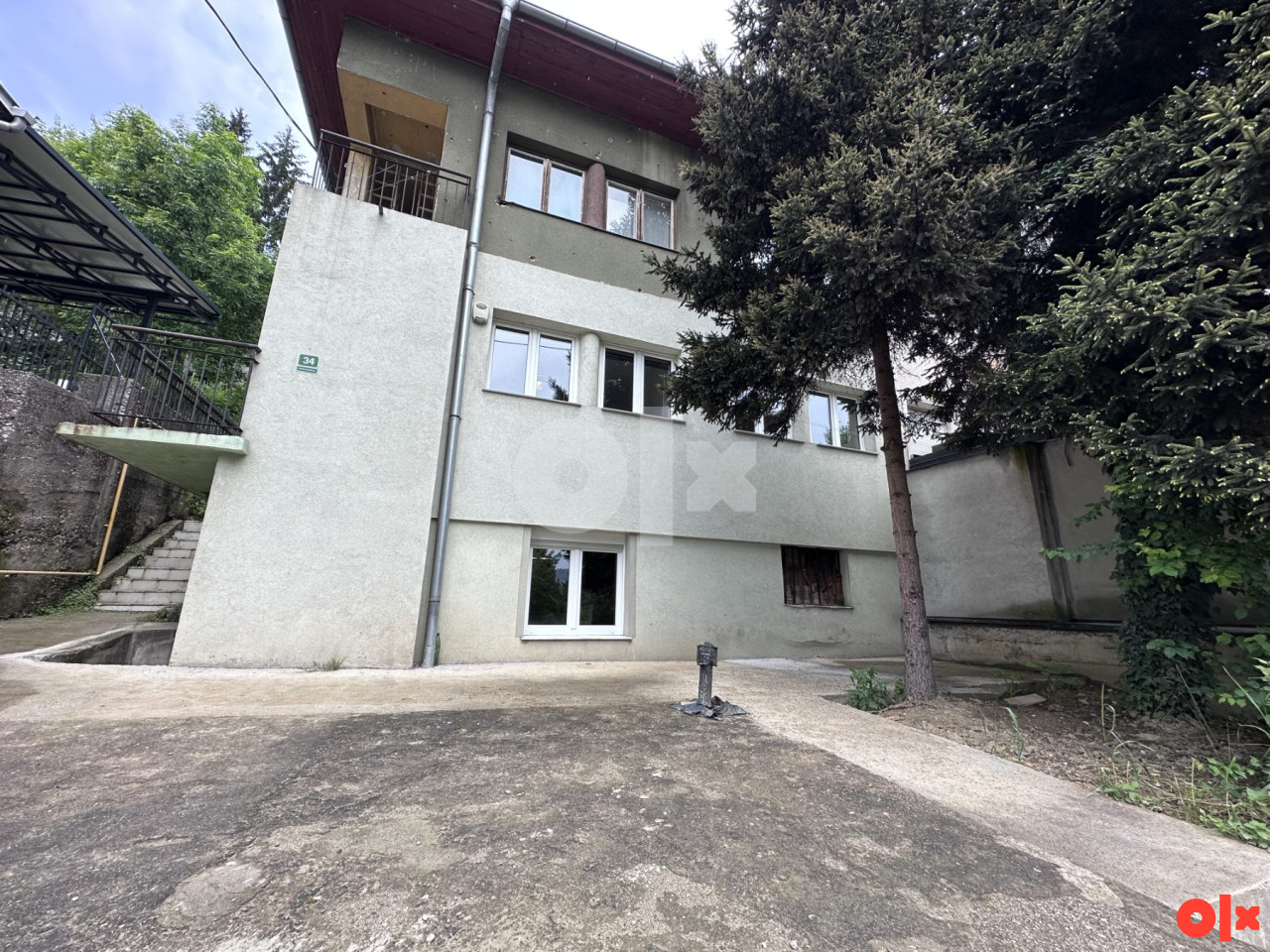 Dvoiposoban namješten stan sa garažom / Kranjčevićeva / Centar