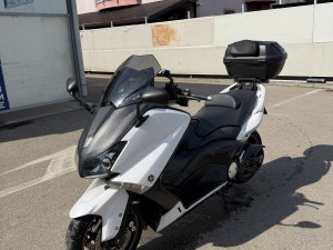 Yamaha T max 530