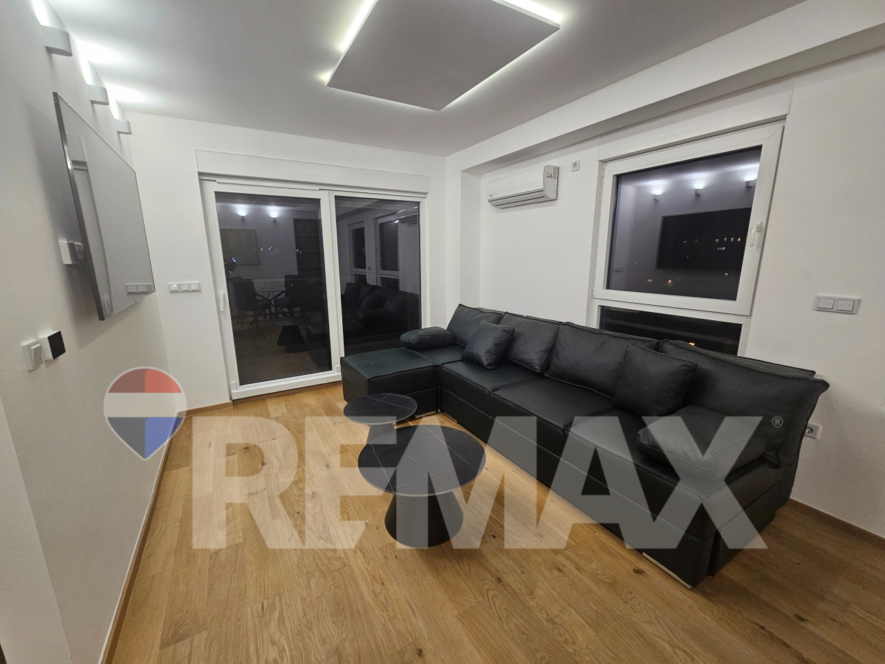 Nov LUX trosoban stan/ garaža/ OMC residence - Więcej