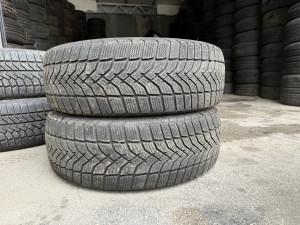 Prodajem 2 gume 215/65/15C Bridgestone 2024.g