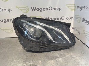 Far LED desni Mercedes W213 (fotografija 1)
