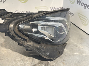 Far LED desni Mercedes W213 (fotografija 2)